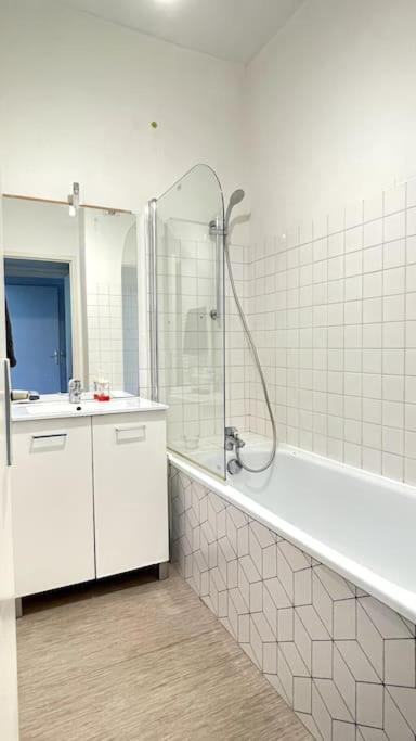 Le Manoir Mermoz : Appartement T2 Tout Equipe Rennes Exterior foto